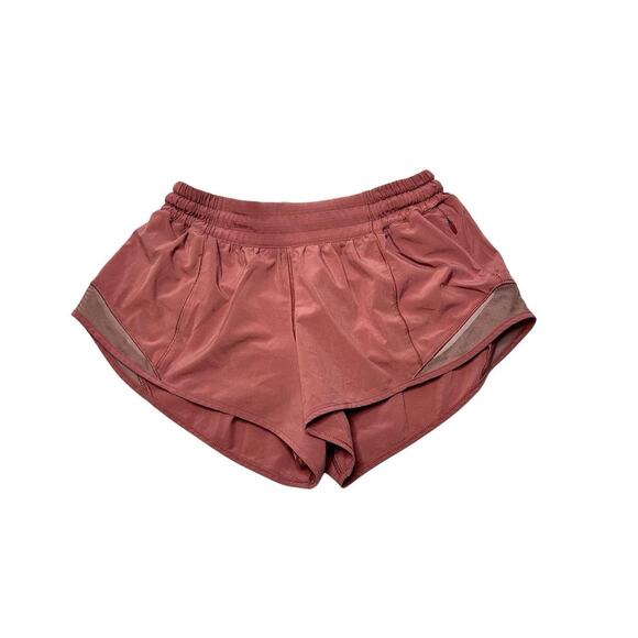 Lululemon Women’s Low Rise Size 6 Shorts - Picture 1 of 4